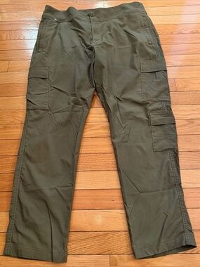 Columbia Firwood Green Cargo Omni-Shade UPF 50 Bootcut Hiking Pants Women’s 16